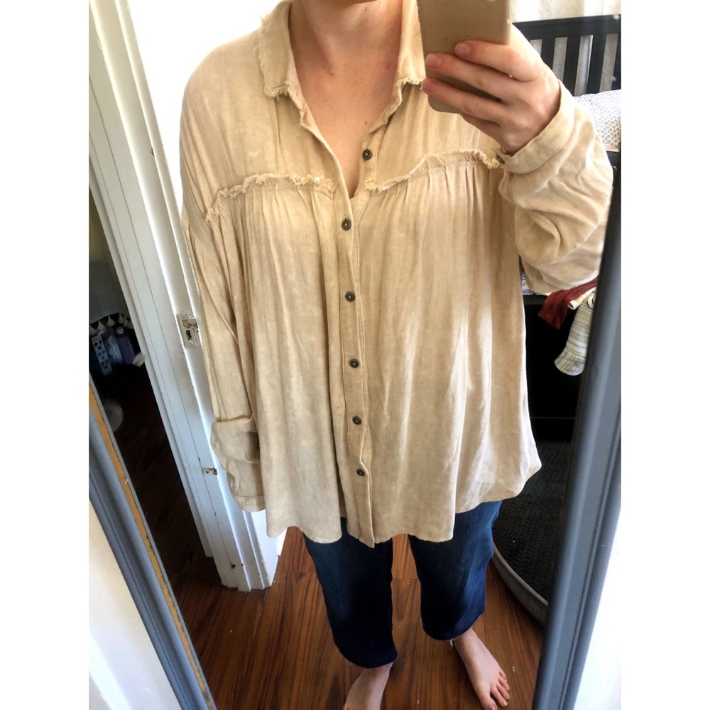 Carly Jean Los Angeles Beige Button-Front Peasant Blouse